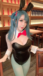 Bulma Bunny (47 Selfies)