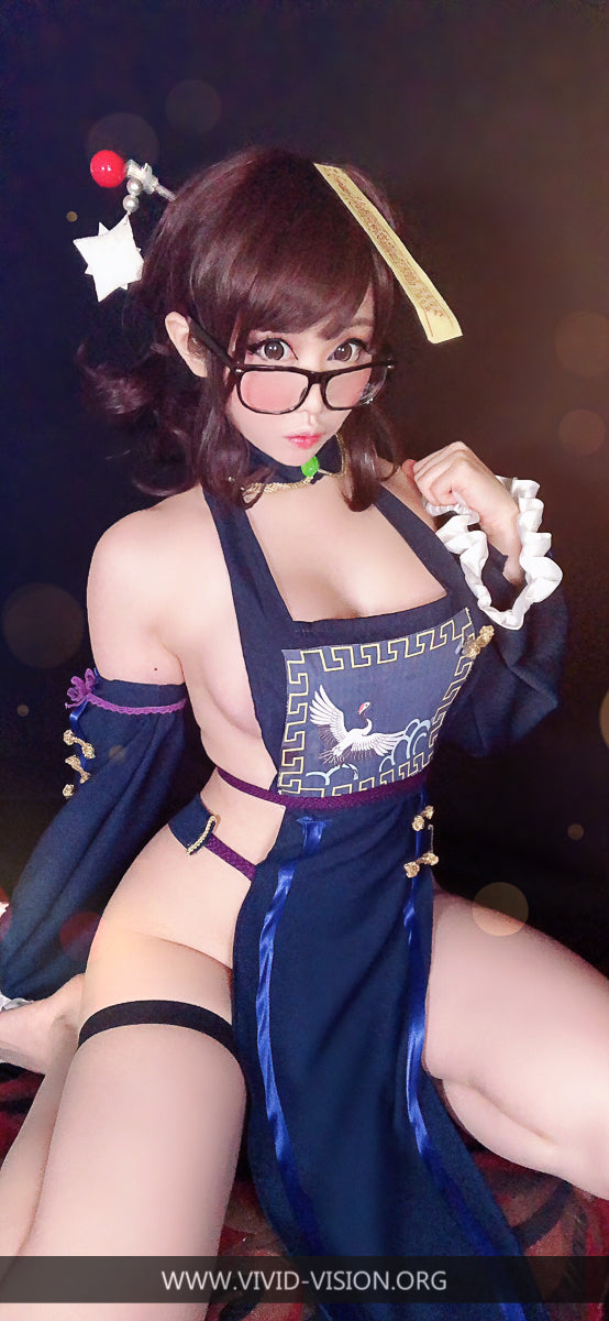 Mei Halloween (20 Selfies)