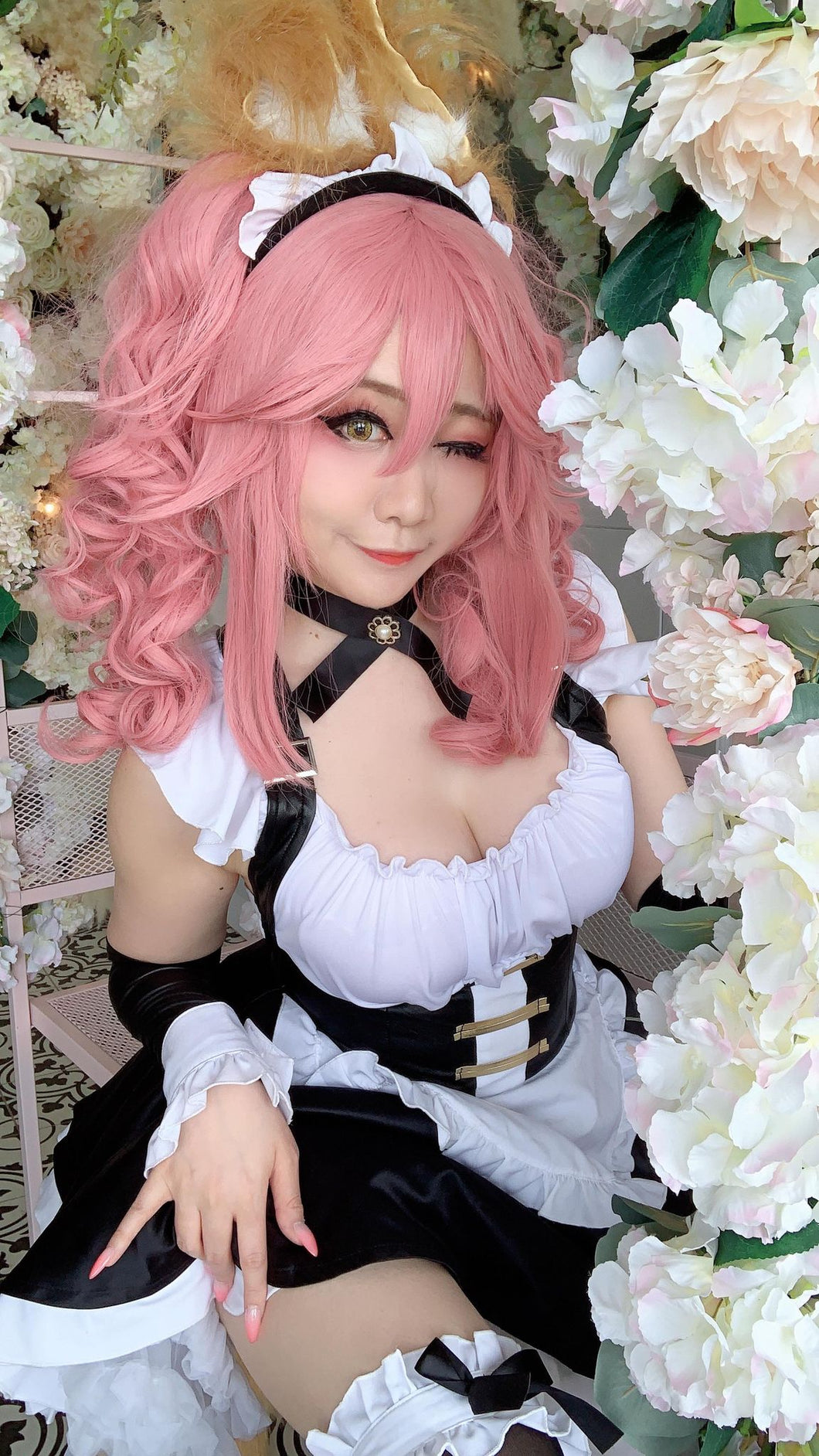 Tamamo Maid (37 Selfies)